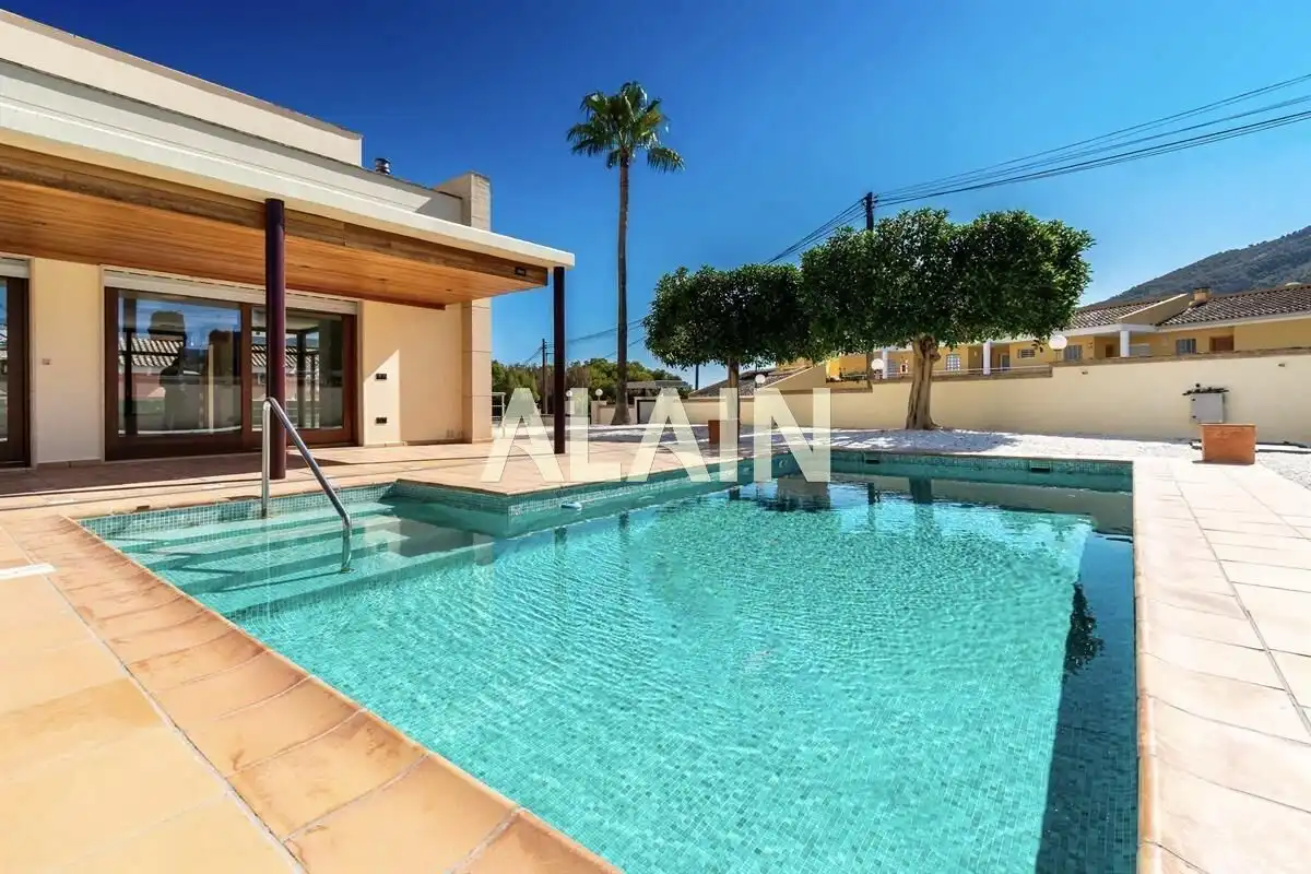 Piscina de Casa o chalet en venta en L'Alfàs del Pi con Calefacción, Jardín privado y Terraza