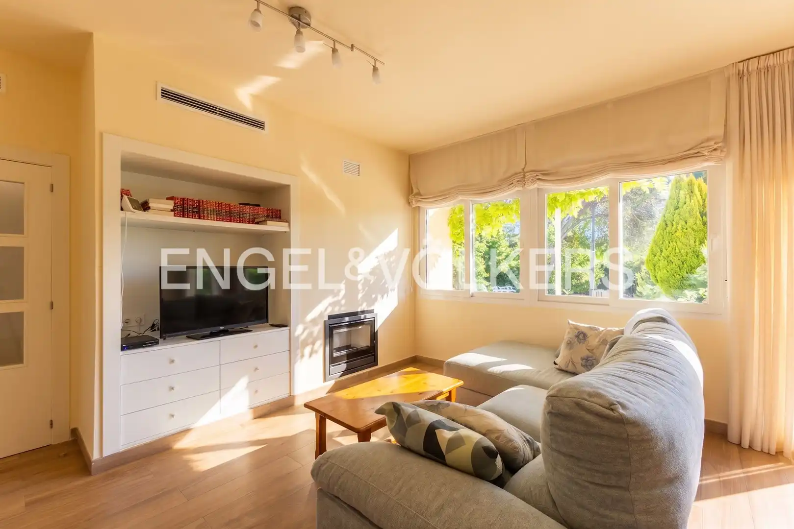 Sala de estar de Casa o chalet en venta en Castellón de la Plana / Castelló de la Plana con Aire acondicionado, Calefacción y Jardín privado