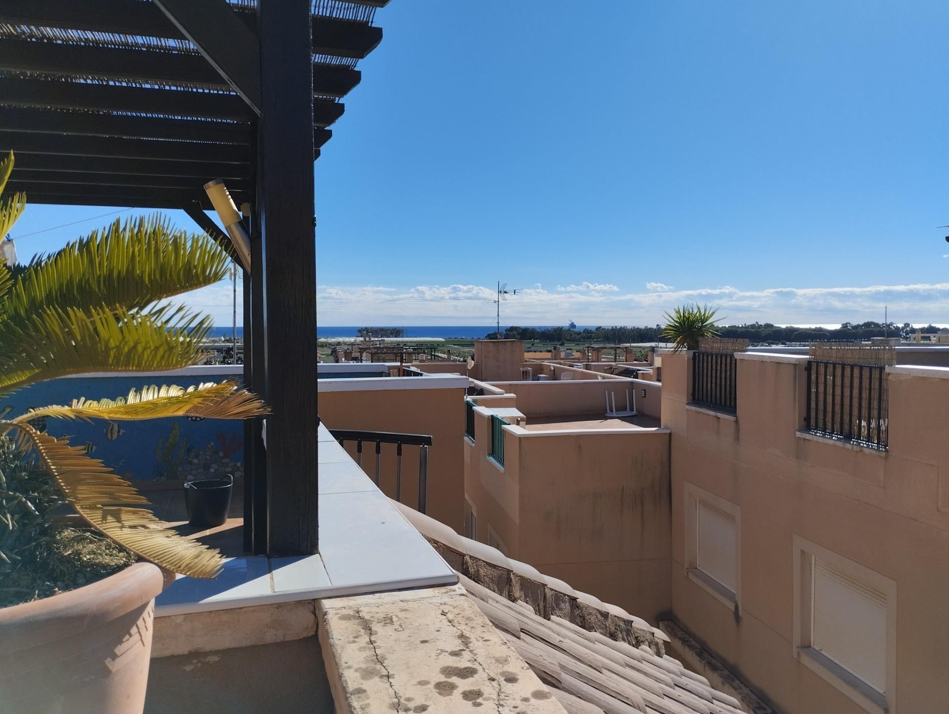 Vista exterior de Àtic en venda en Cuevas del Almanzora amb Aire condicionat, Calefacció i Terrassa