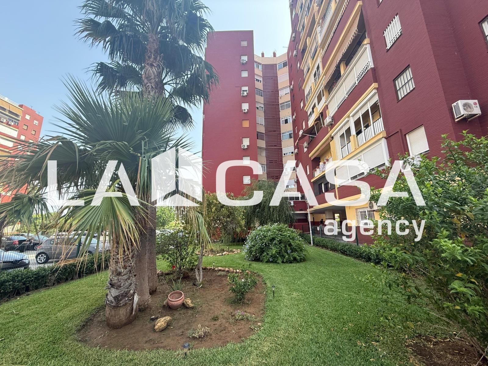 Exterior view of Flat for sale in Montequinto  with Terrace, Storage room and Swimming Pool