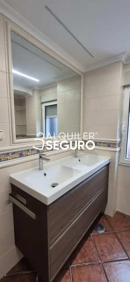 Baño de Piso de alquiler en Centro