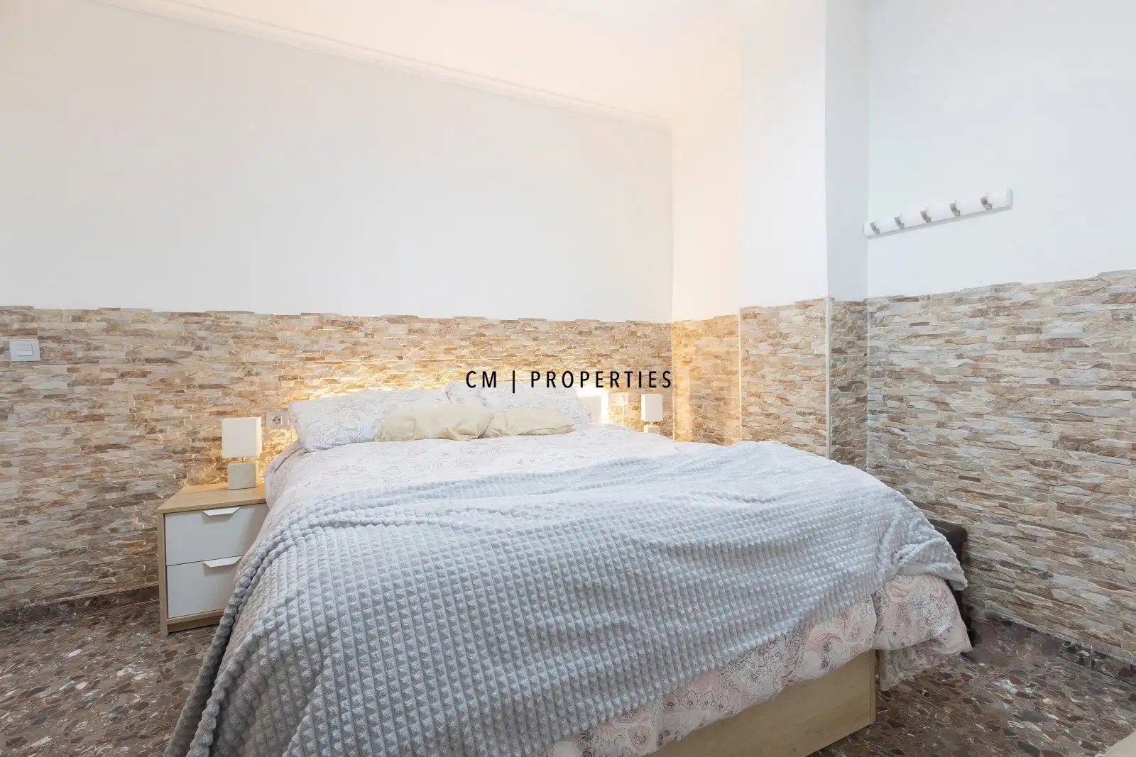 Bedroom of Flat for sale in Valencia  with Air Conditioner, Heating and Terrace