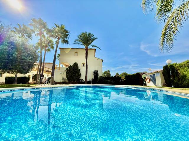 Casa-chalet en Venta en Les Bovetes - La Felicidad