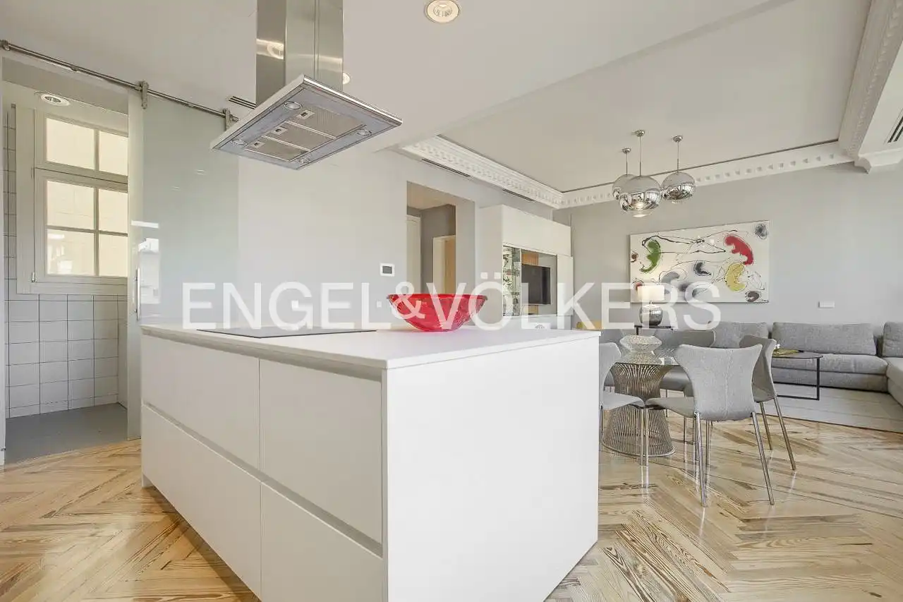 Cocina de Piso de alquiler en Madrid con Aire acondicionado, Calefacción y Jardín privado