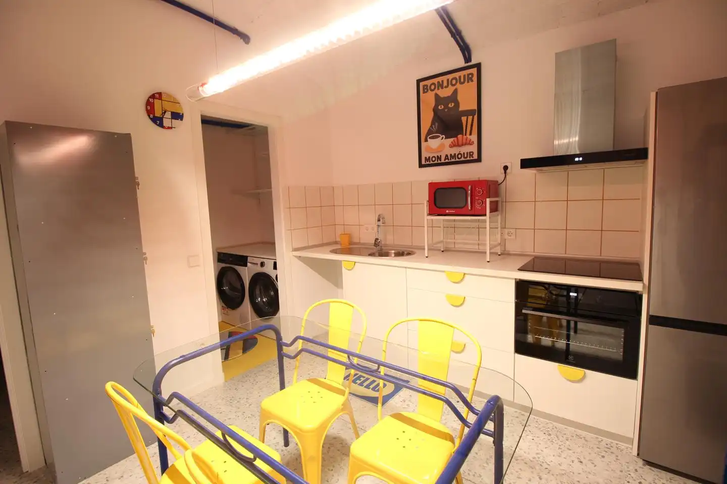 Kitchen of Ground floor for share in Madrid  with Air Conditioner, Heating and Furnished