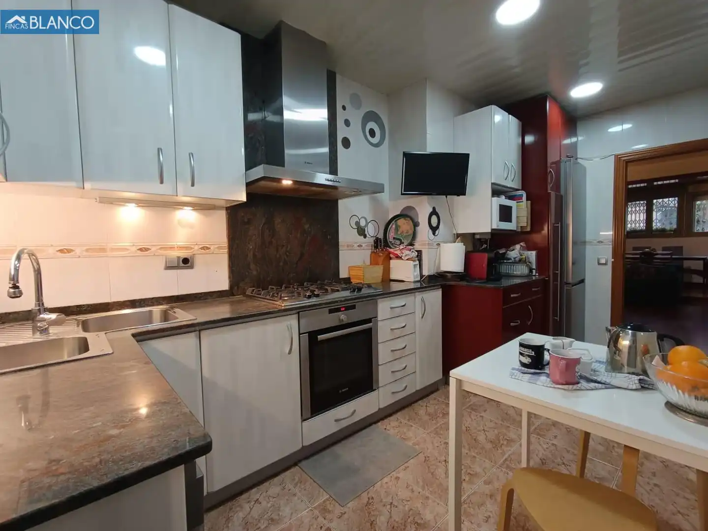 Cocina de Piso en venta en L'Hospitalet de Llobregat con Aire acondicionado, Calefacción y Parquet