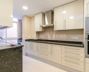 Cuina de Apartament de lloguer en Pozuelo de Alarcón amb Aire condicionat, Calefacció i Parquet