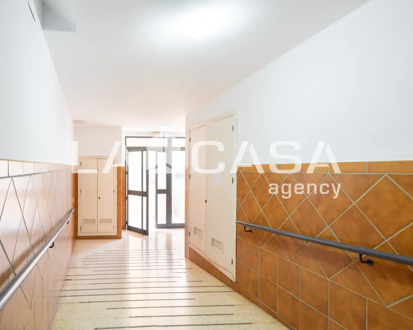 Planta baja en venta en Dos Hermanas con Trastero y Piscina