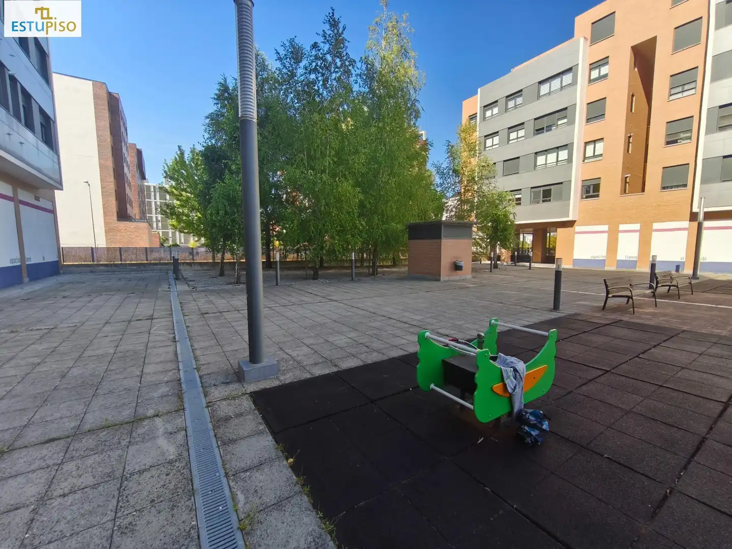 Vista exterior de Piso en venta en Vitoria - Gasteiz con Calefacción, Jardín privado y Terraza