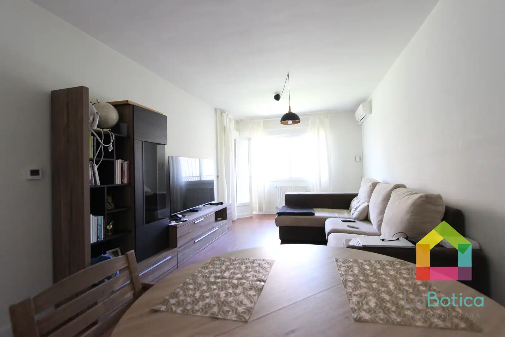 Sala de estar de Casa adosada de alquiler en Nambroca con Calefacción, Piscina y Horno