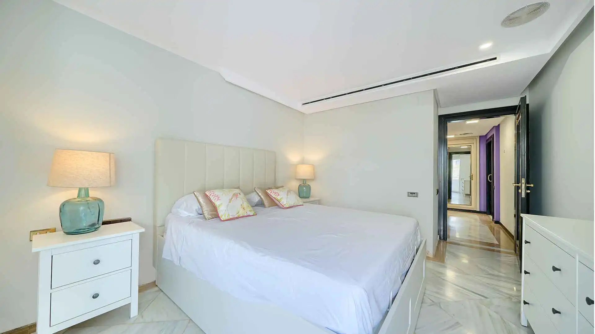 Dormitori de Apartament en venda en Marbella amb Aire condicionat, Calefacció i Terrassa