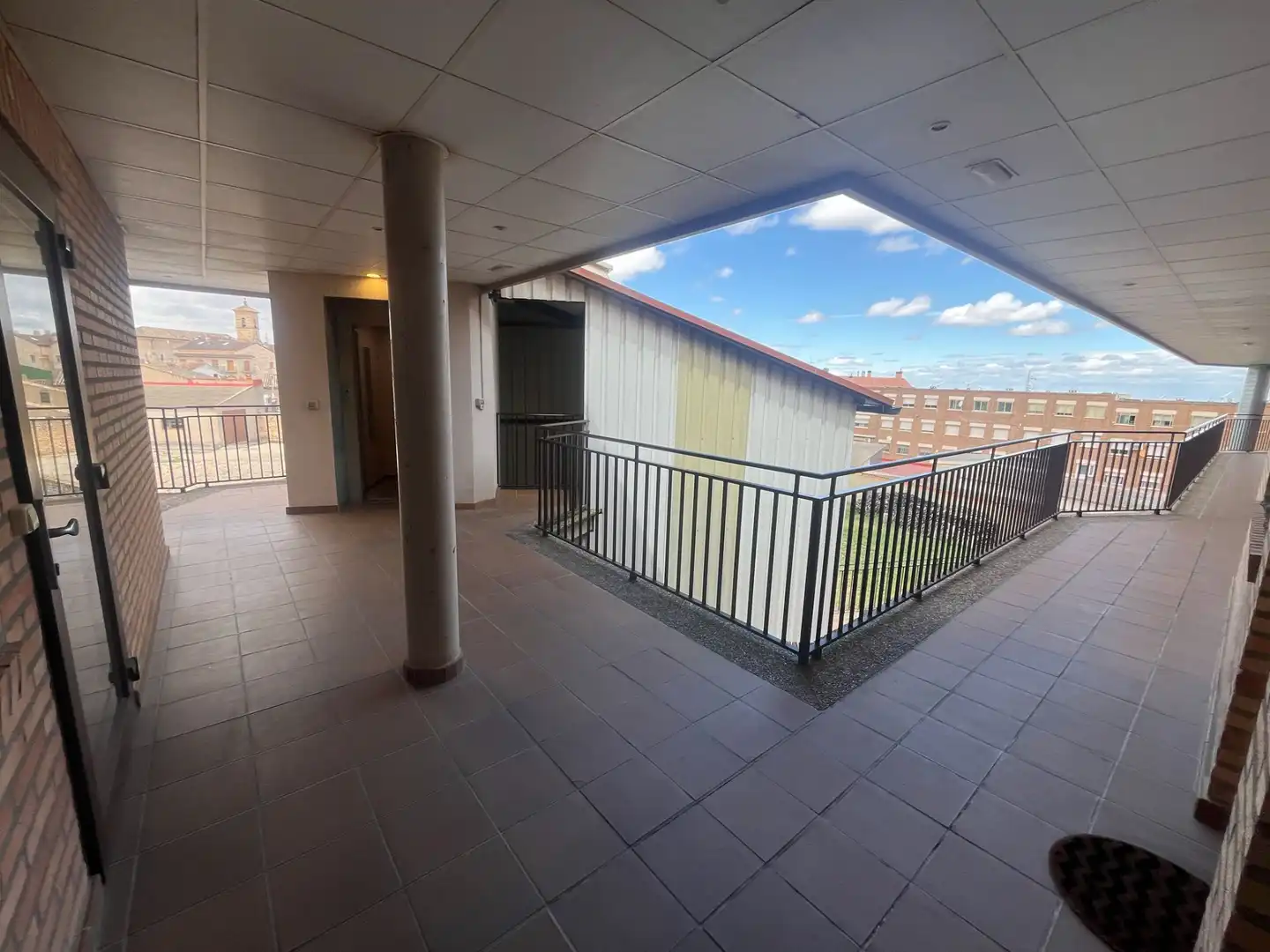 Terraza de Piso en venta en La Muela con Calefacción, Parquet y Trastero