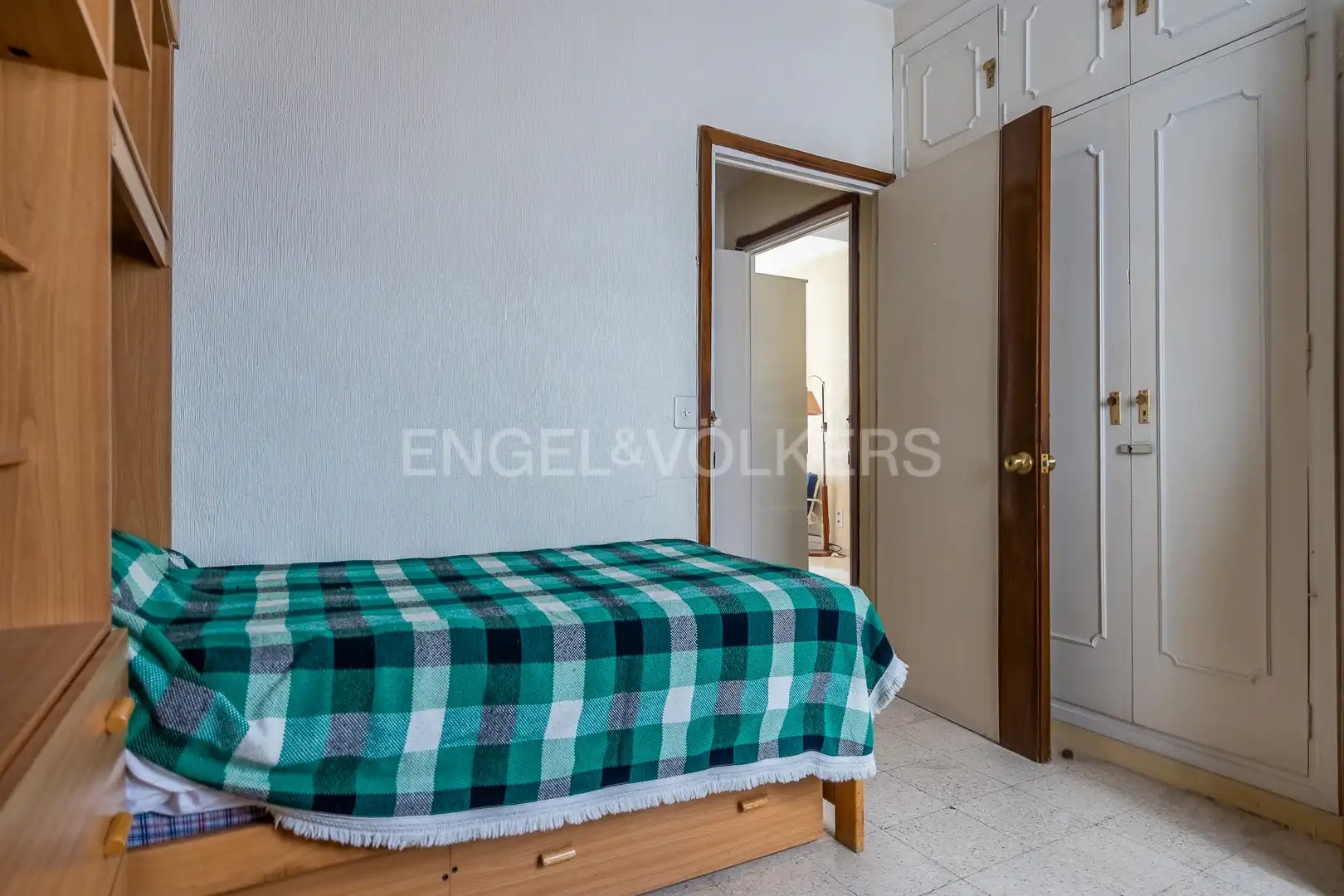 Bedroom of Flat for sale in Sevilla  with Air Conditioner, Heating and Terrace