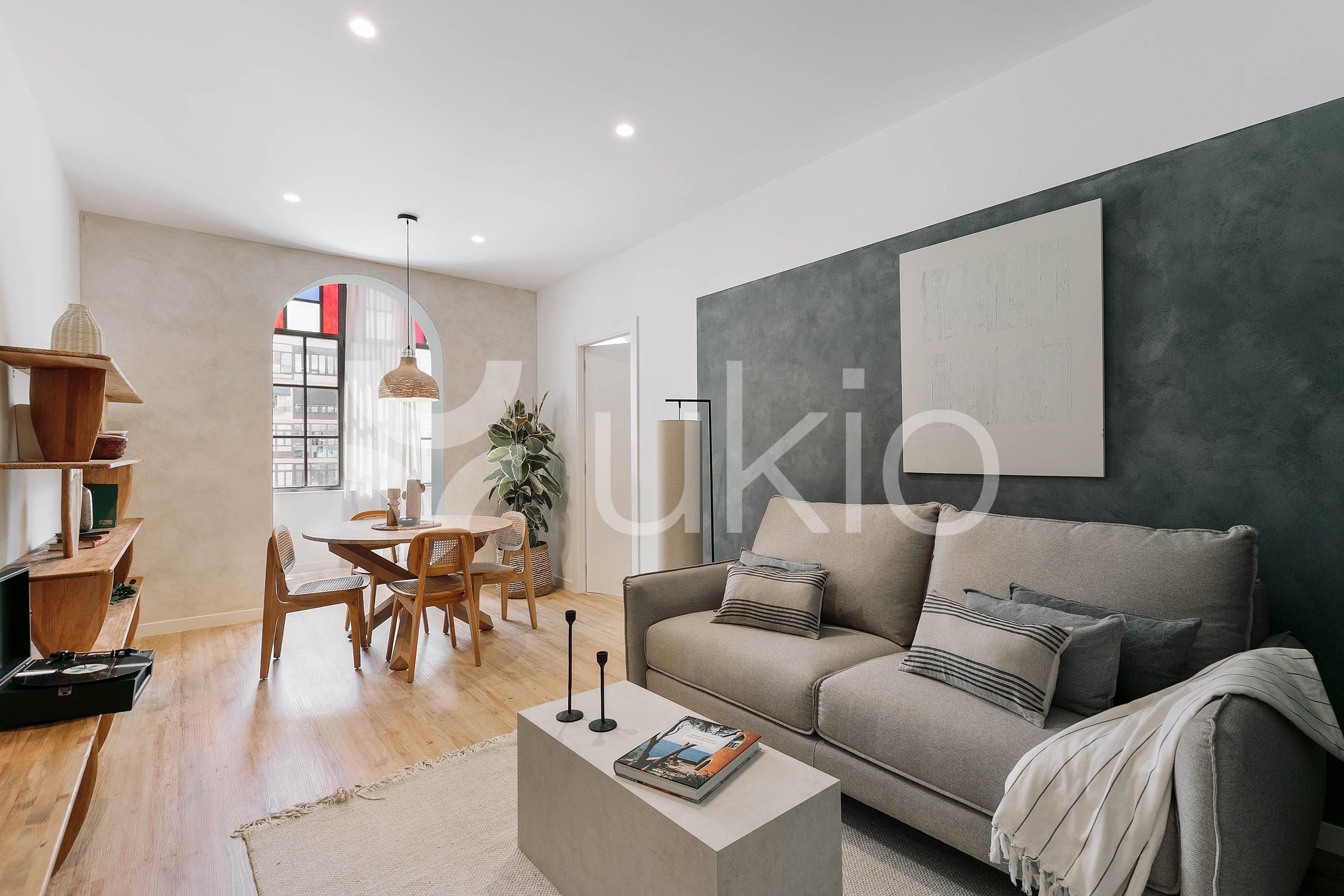 Sala de estar de Apartamento de alquiler en  Barcelona Capital con Aire acondicionado, Calefacción y Amueblado