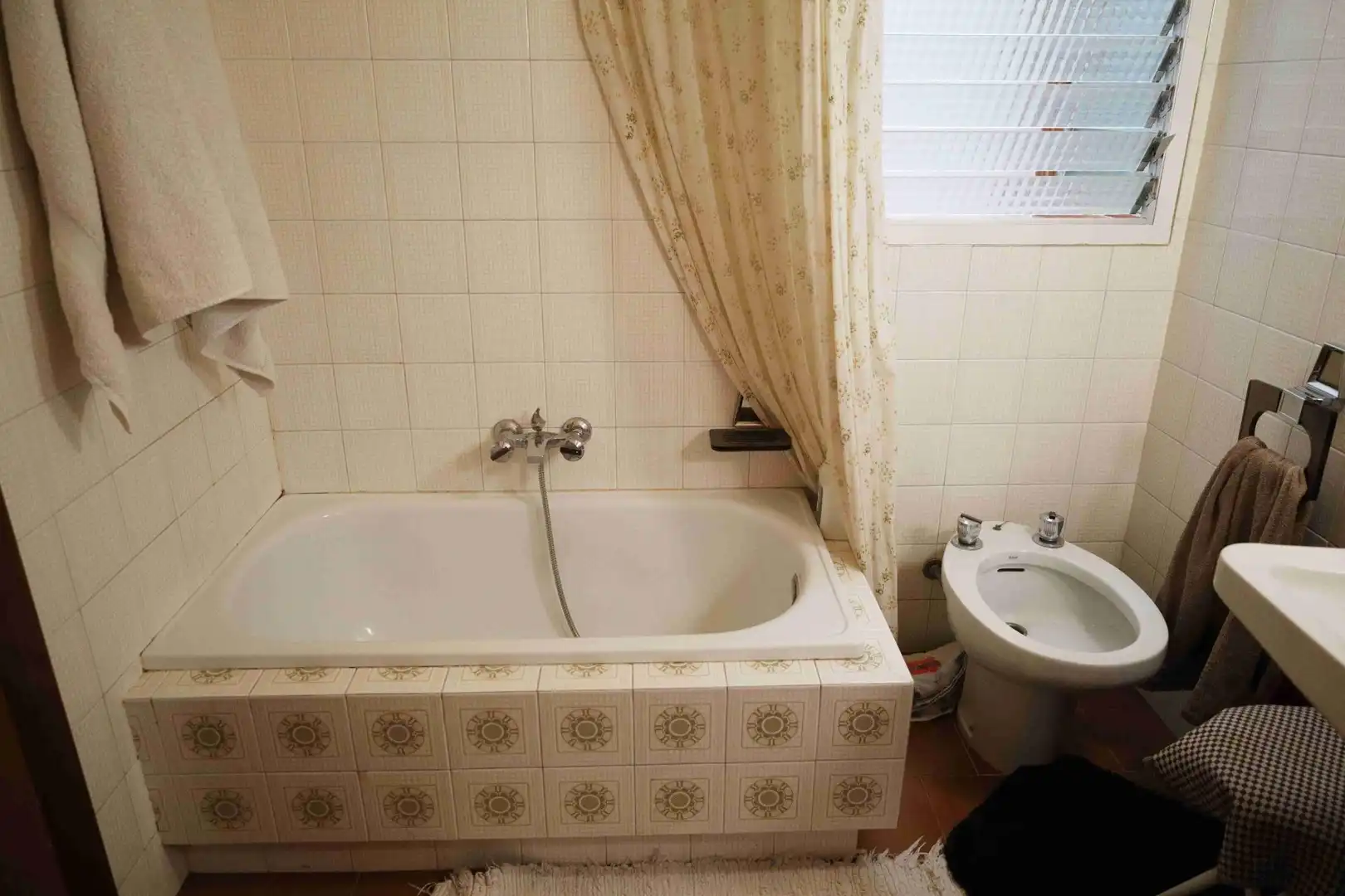 Bathroom of Houses for sale in La Codoñera  with Air Conditioner, Heating and Terrace