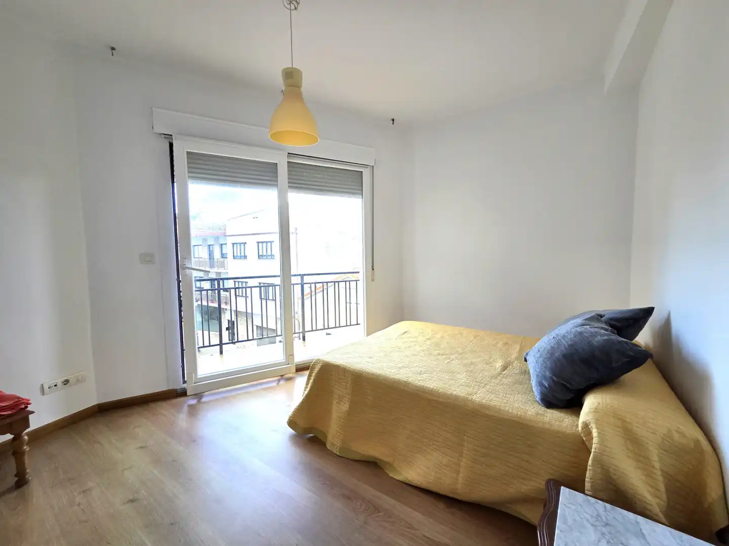 Bedroom of Flat for sale in Sanxenxo  with Parquet flooring, Terrace and Oven