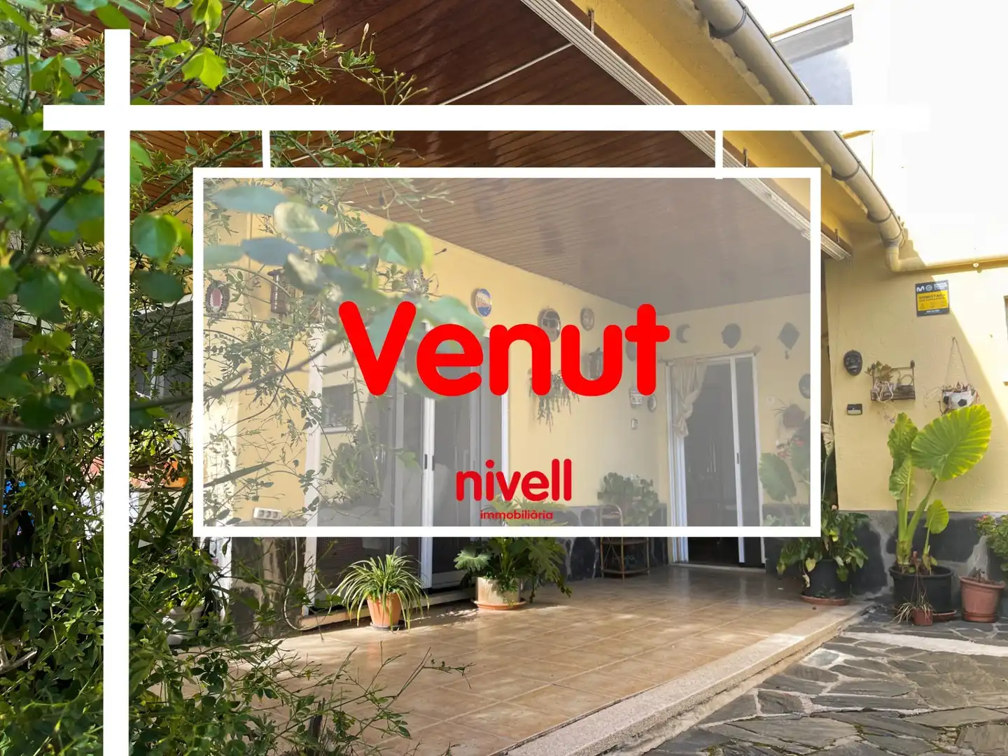 Casa in vendita a Avenida d'Alfou