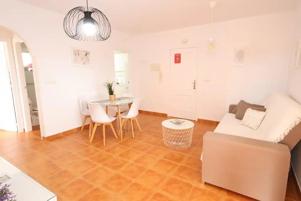 Apartamento con piscina en alquiler en Calle Teodoro llorente, imagen 6