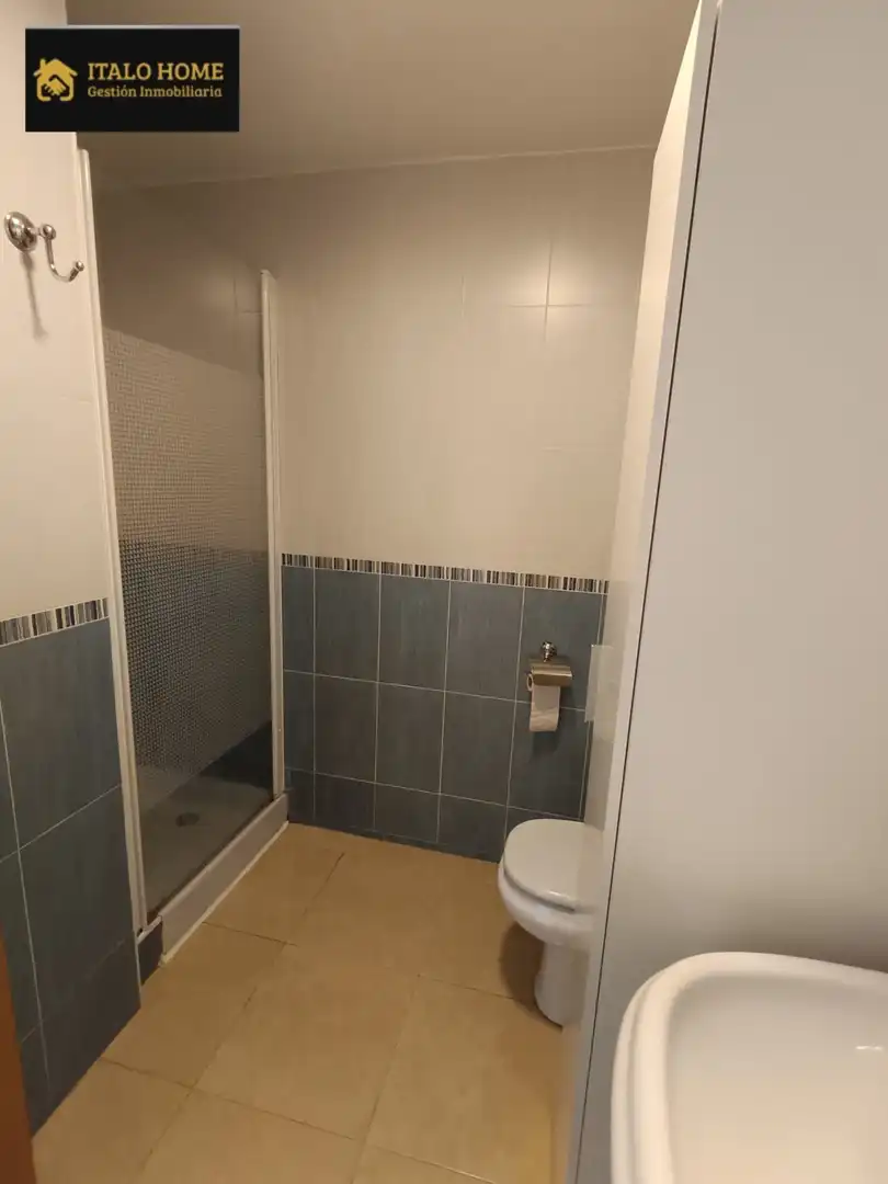 Baño de Piso de alquiler en Murcia con Trastero y Amueblado