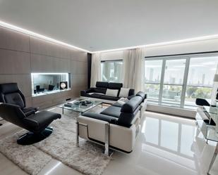 Living room of Single-family semi-detached for sale in  Madrid Capital  with Air Conditioner, Heating and Private garden