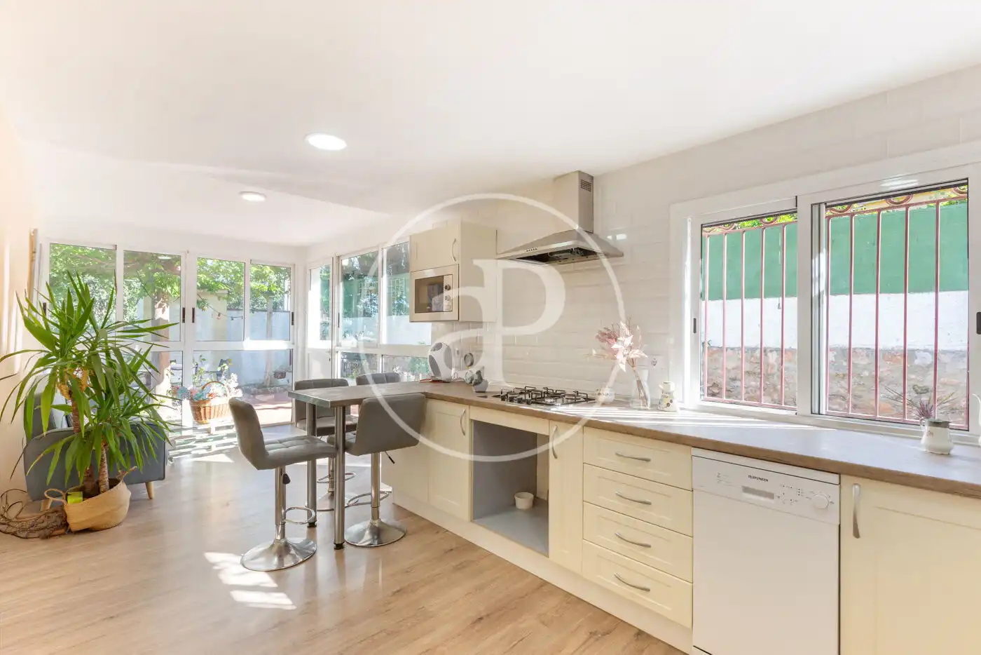 Kitchen of Houses for sale in Chiva  with Air Conditioner, Heating and Private garden