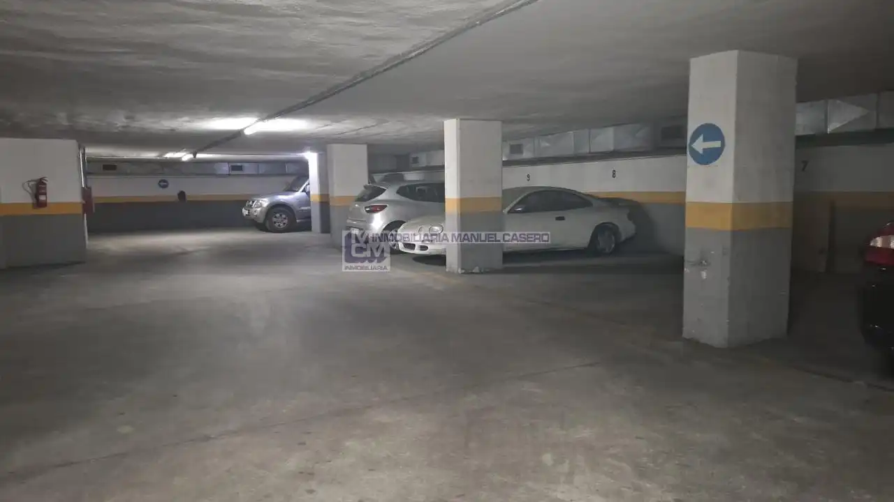 Parking de Piso en venta en Cáceres con Calefacción y Terraza