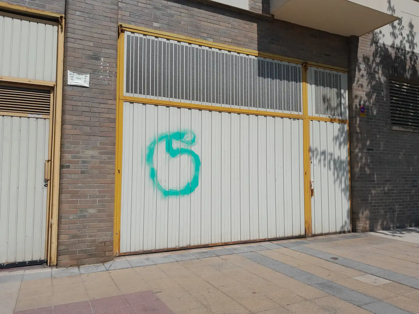 Aparcament de Apartament en venda en Salamanca amb Calefacció, Parquet i Moblat
