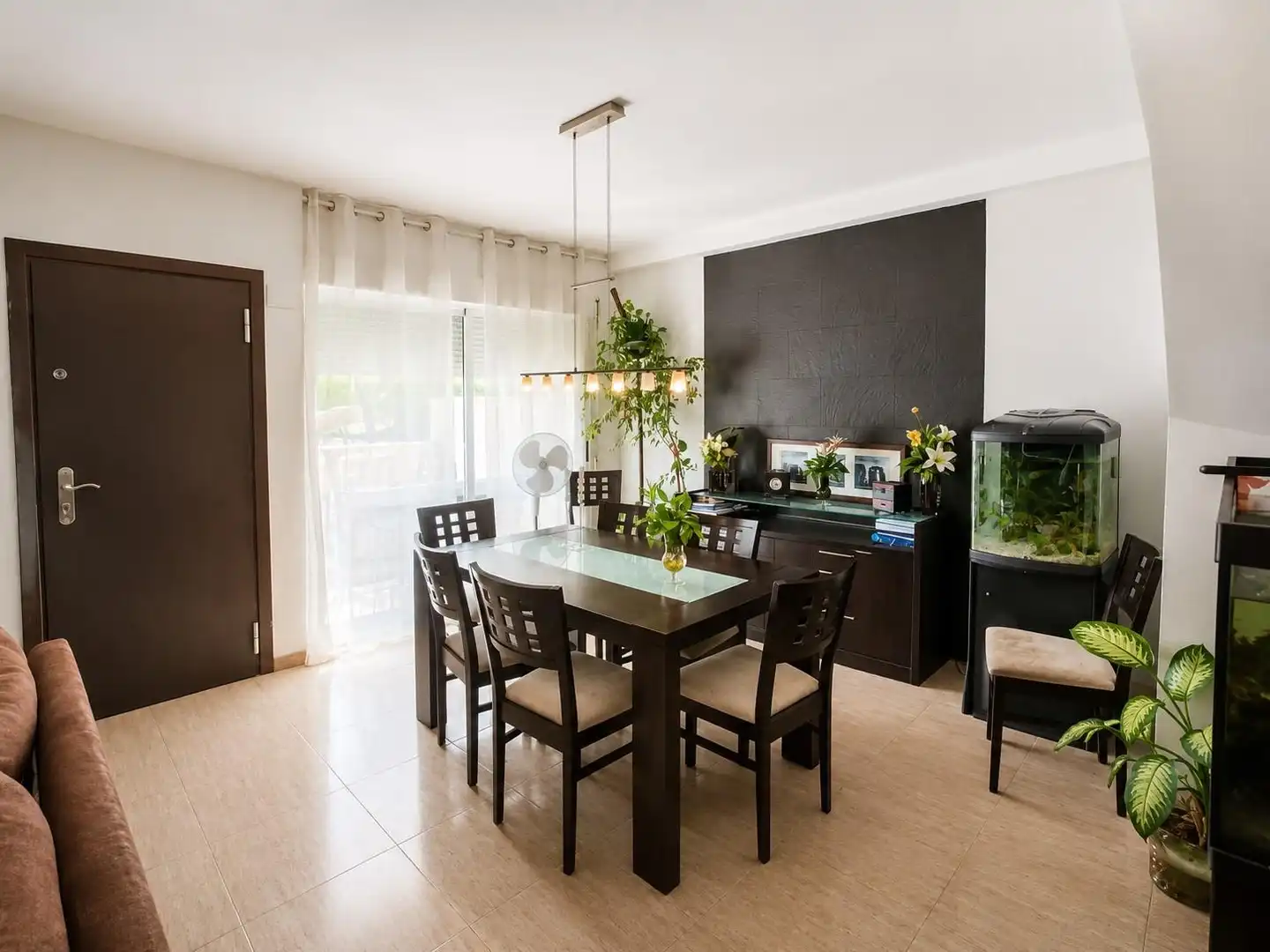Menjador de Casa o xalet en venda en El Campello amb Aire condicionat, Jardí privat i Terrassa