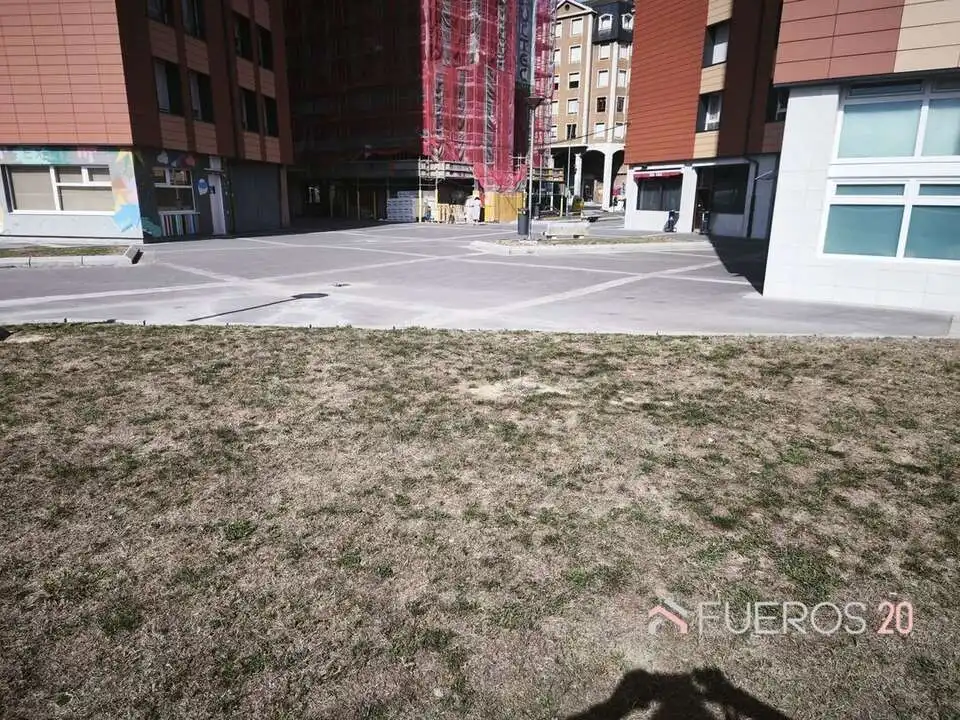 Parking de Piso en venta en Barakaldo  con Calefacción y Amueblado