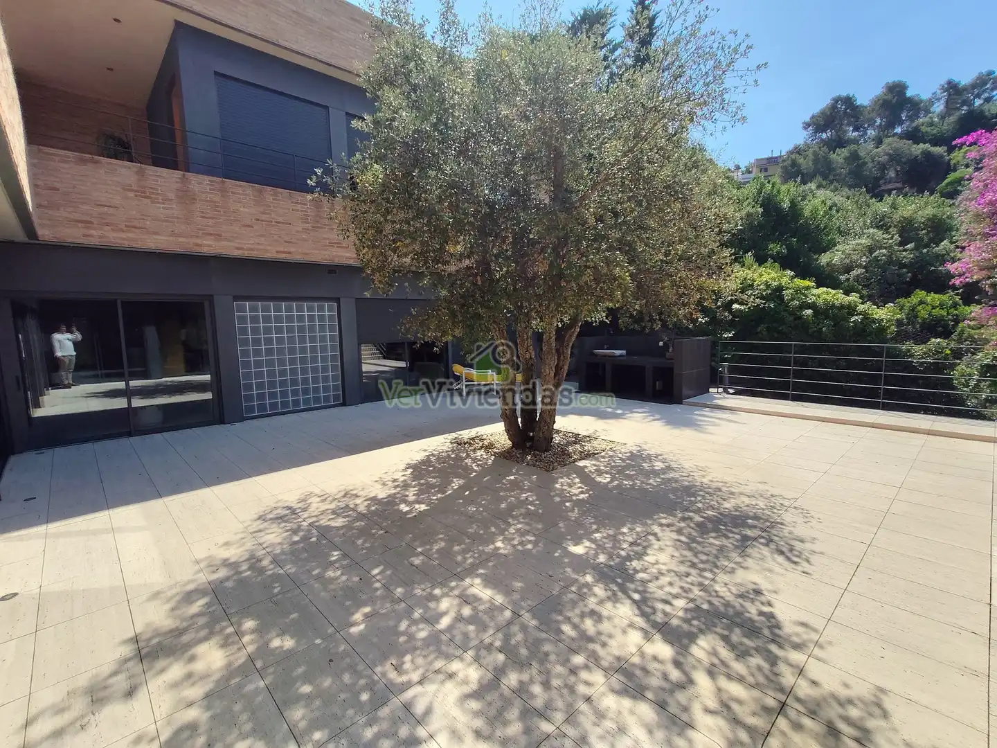 Vista exterior de Casa o xalet en venda en Sant Cugat del Vallès amb Aire condicionat, Calefacció i Jardí privat