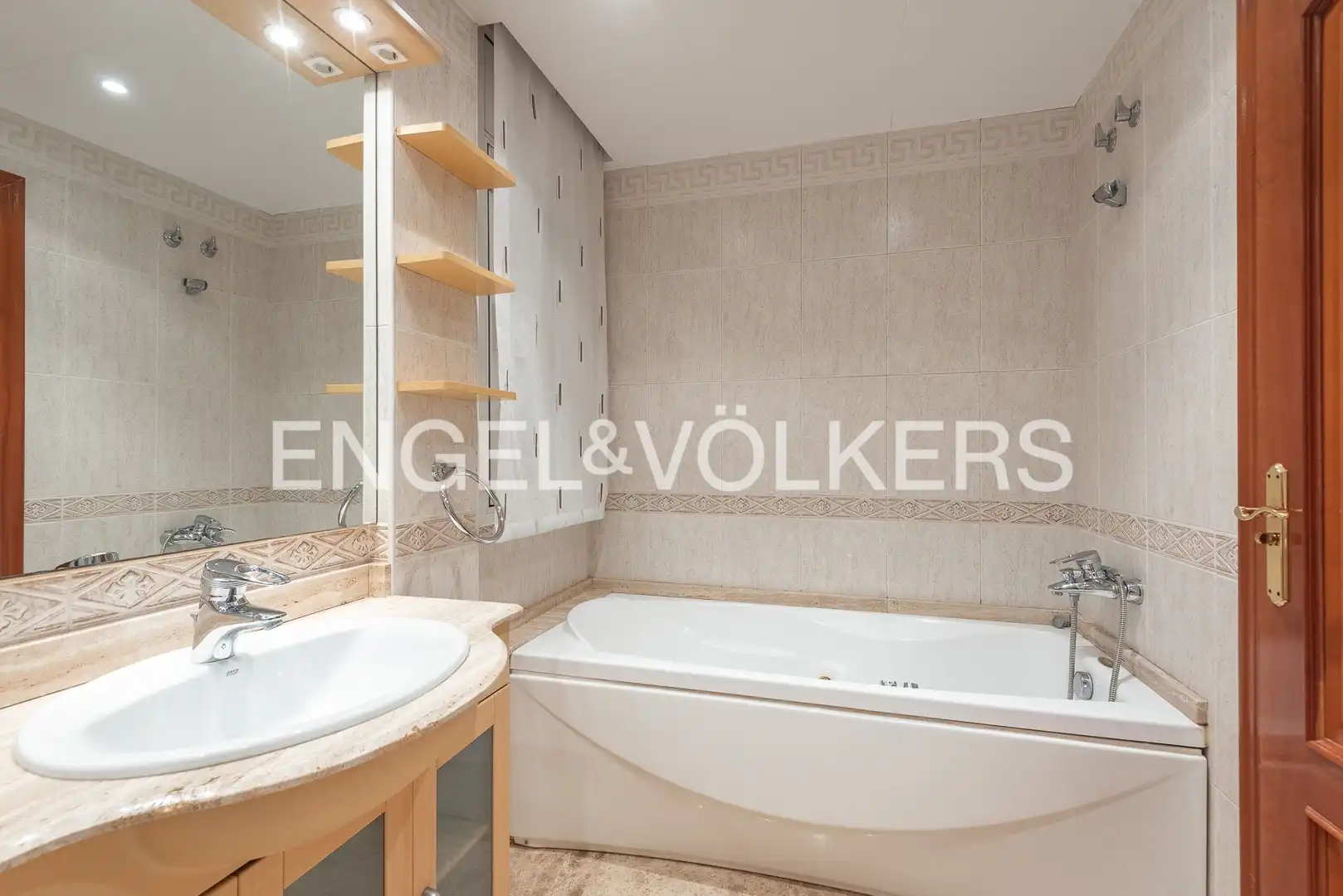 Bathroom of Houses for sale in Molins de Rei  with Air Conditioner, Heating and Private garden