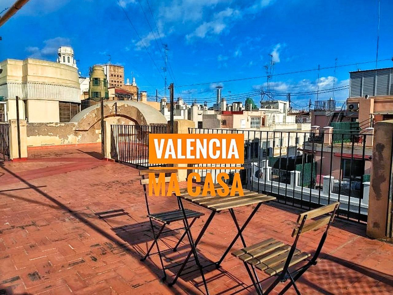 Vista exterior de Àtic en venda en  Valencia Capital amb Aire condicionat, Calefacció i Terrassa