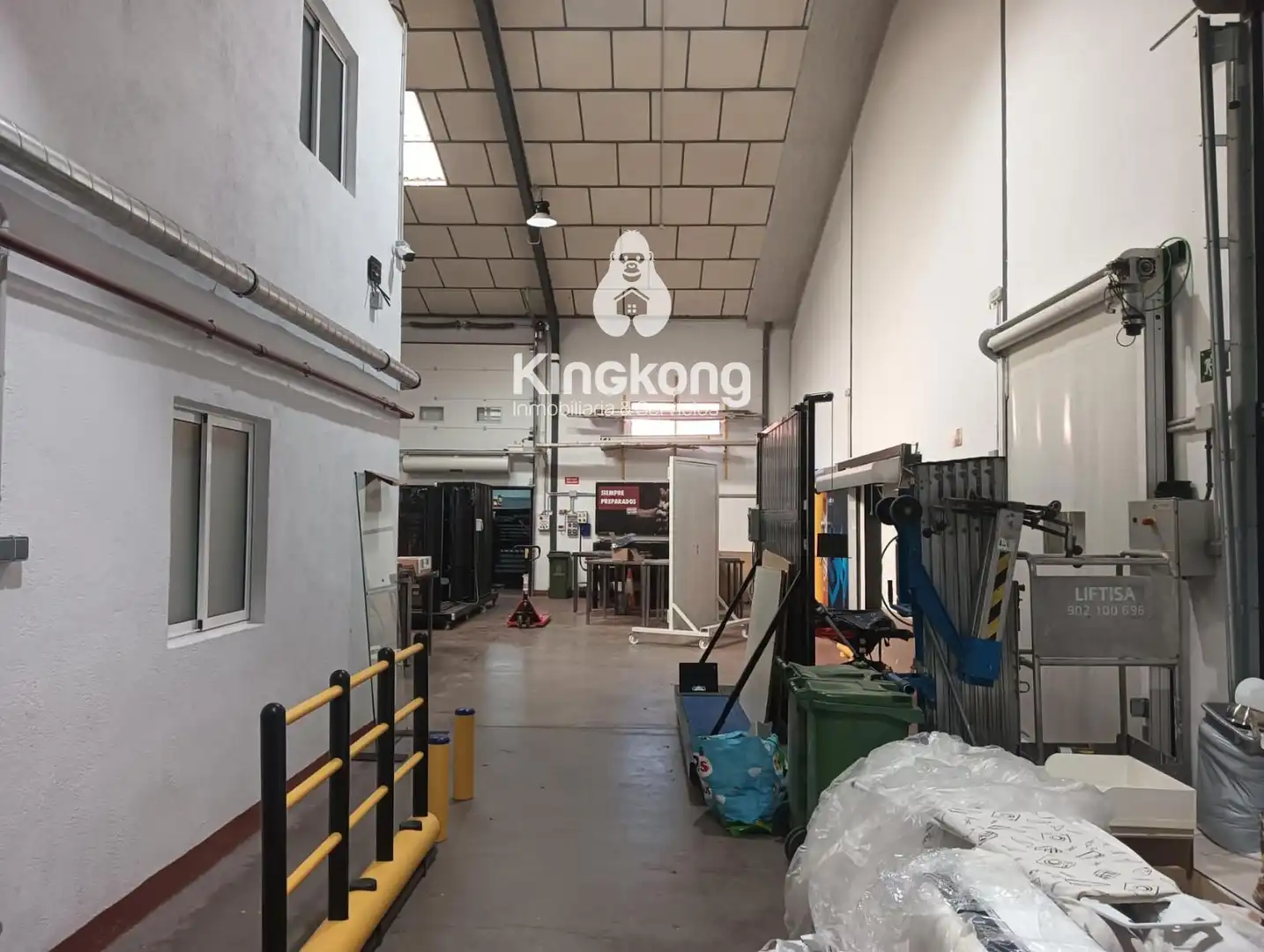 Industrial building with lift for sale in Zona Industrial, imagen 23