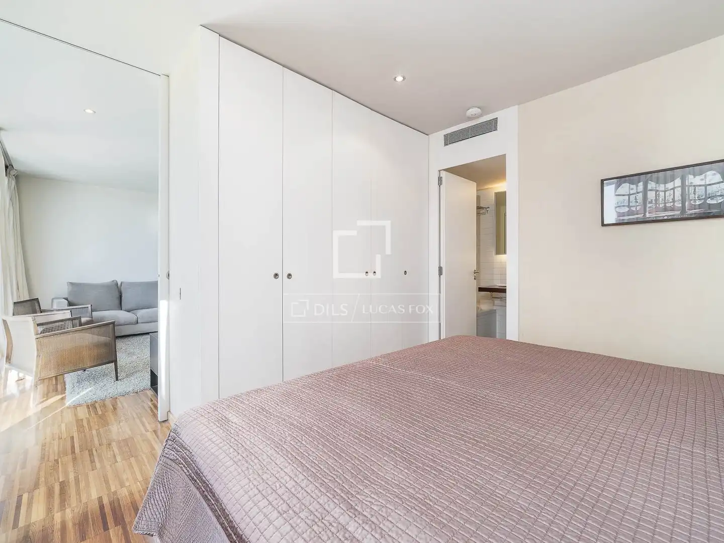 Bedroom of Attic for sale in Barcelona  with Air Conditioner, Parquet flooring and Terrace