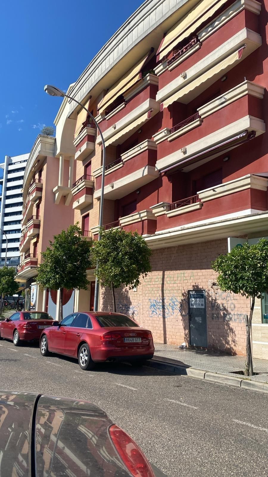 Vista exterior de Local en venda en  Córdoba Capital