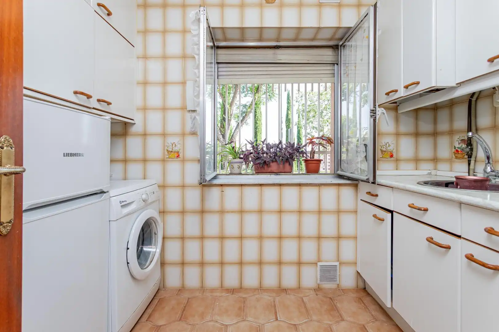 Cocina de Piso en venta en Madrid con Calefacción
