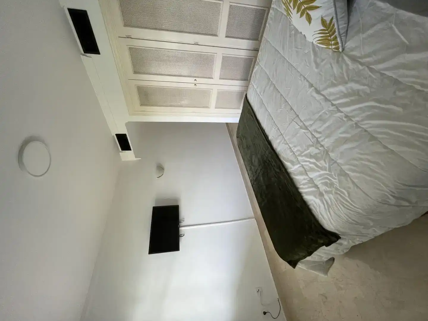Schlafzimmer von Wohnung zur Miete in Marbella mit Klimaanlage, Privatgarten und Schwimmbad