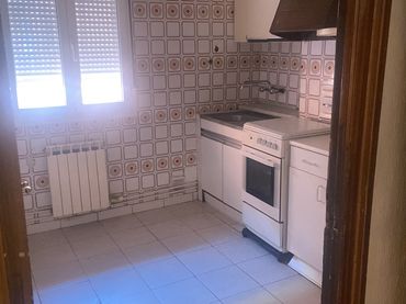 Piso con balcón en venta en Calle Calzadas