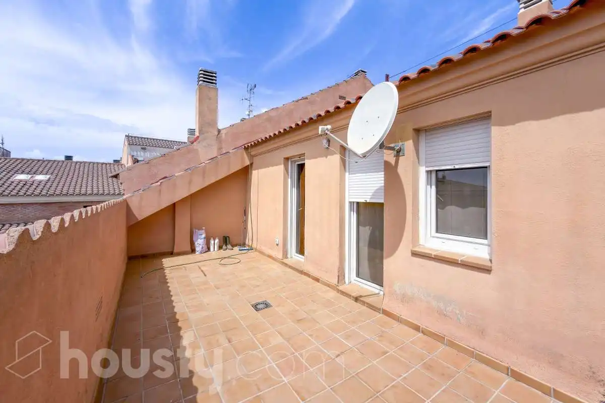Vista exterior de Ático en venta en Vila-real con Aire acondicionado, Calefacción y Terraza