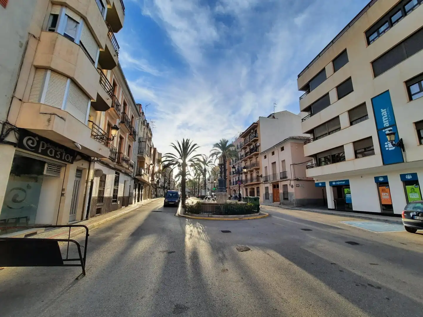 Casa con terraza en venta en Ayora, imagen 2