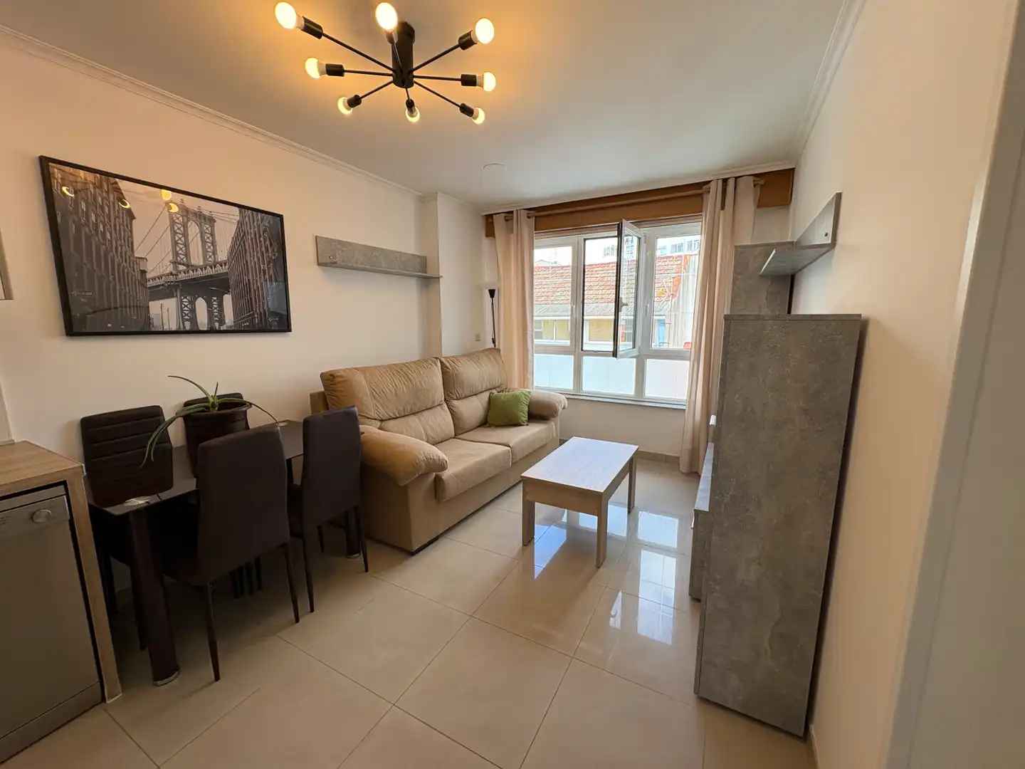 Wohnzimmer von Wohnung zur Miete in Ferrol mit Heizung, Abstellraum und Möbliert