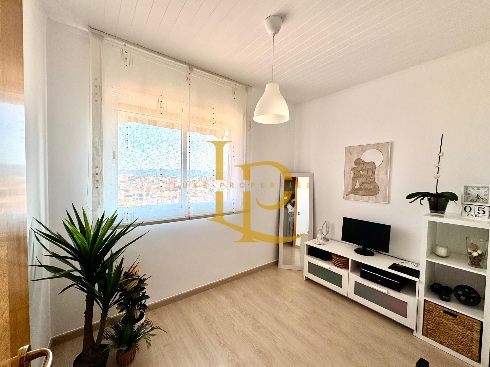 Living room of Flat for sale in Rubí  with Heating, Parquet flooring and Balcony