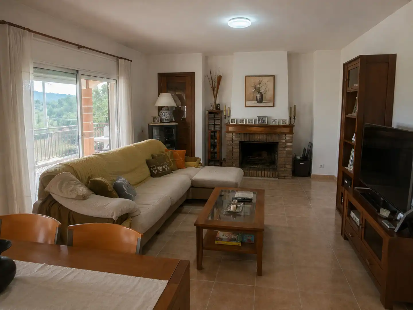 Sala d'estar de Casa o xalet en venda en Barcelona amb Aire condicionat, Calefacció i Jardí privat