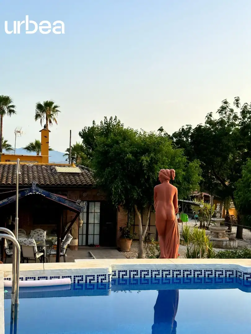 Vista exterior de Finca rústica en venda en Pizarra amb Aire condicionat, Calefacció i Jardí privat