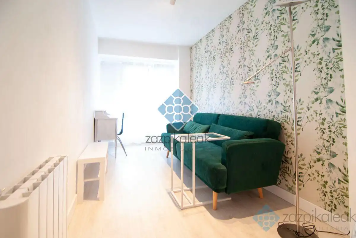 Flat with terrace to rent in ARTEKALE