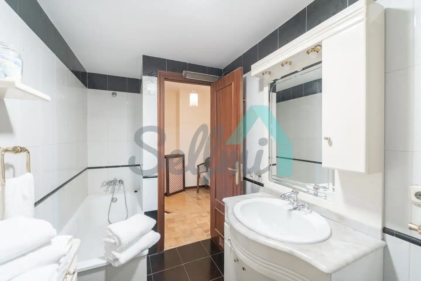Dúplex en venta en Ramón Menéndez Pidal, Parres