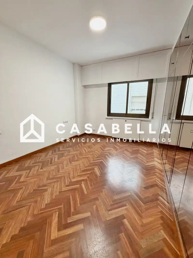 Piso de alquiler en Valencia con Aire acondicionado, Calefacción y Trastero