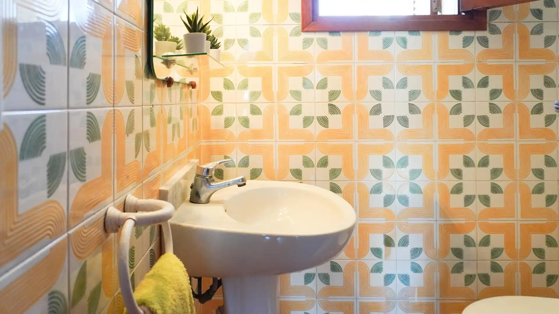 Badezimmer von Dachboden zum Verkauf in El Puig de Santa Maria mit Privatgarten, Terrasse und Balkon