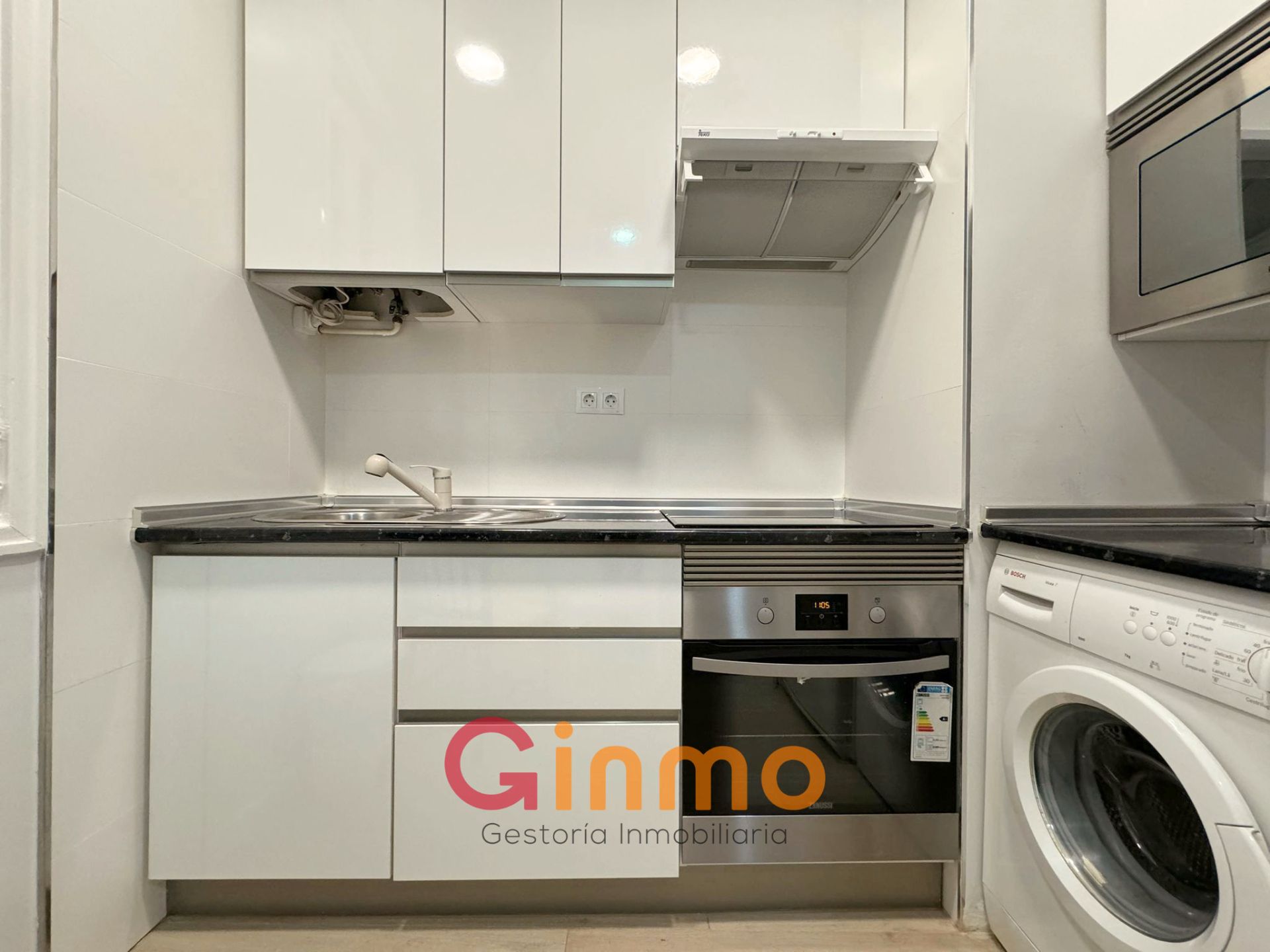 Kitchen of Flat to rent in  Madrid Capital  with Heating, Furnished and Oven