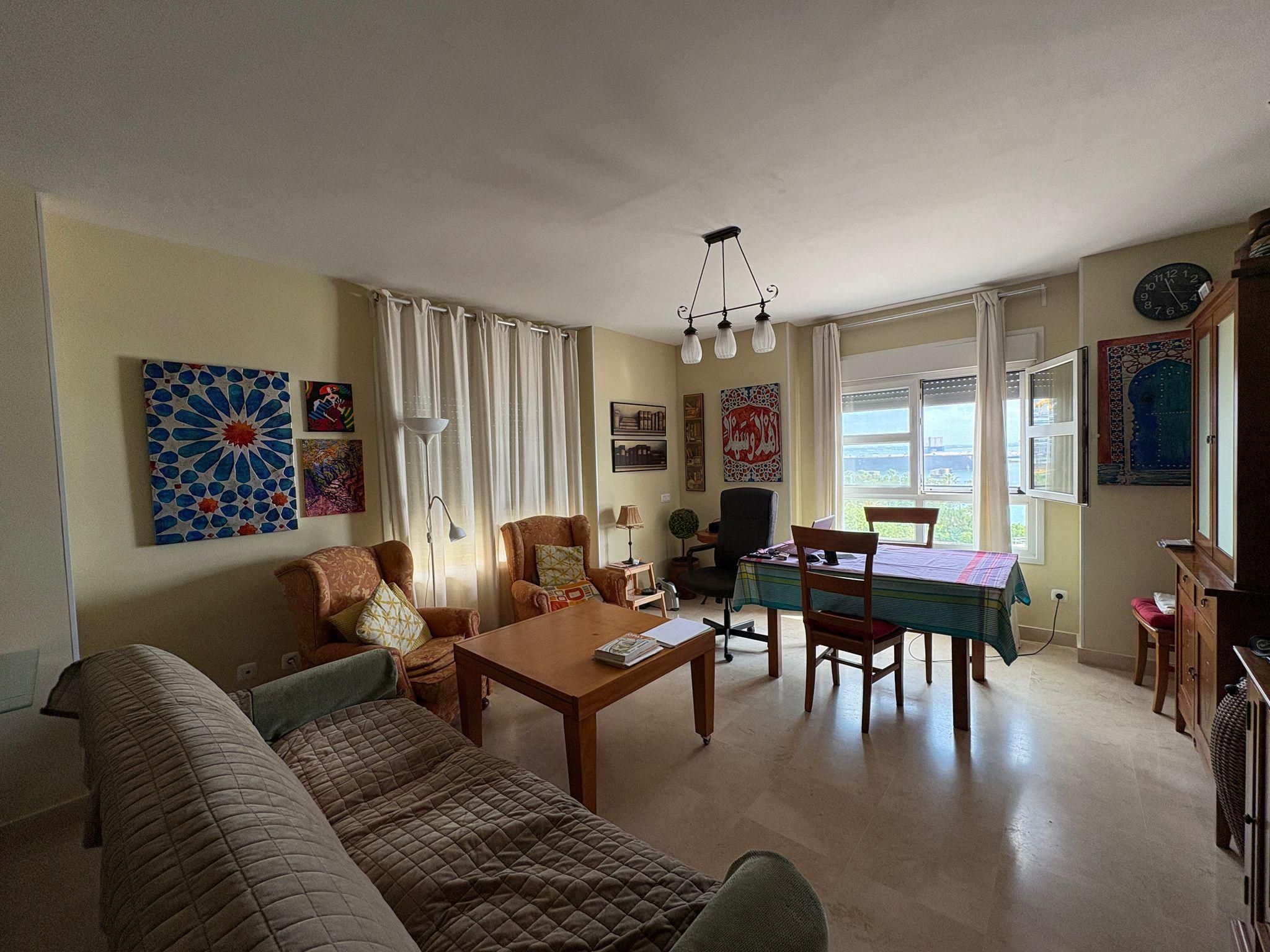 Living room of Flat for sale in  Cádiz Capital  with Storage room